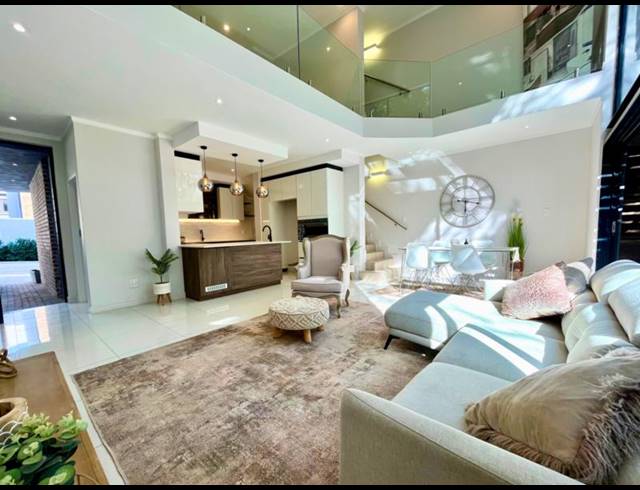 4 BEDROOM DUPLEX FOR SALE IN BRYANSTON